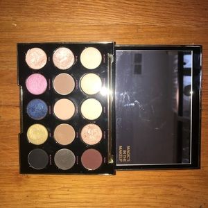 Barley used Gwen Stefani Urban Decay Pallete